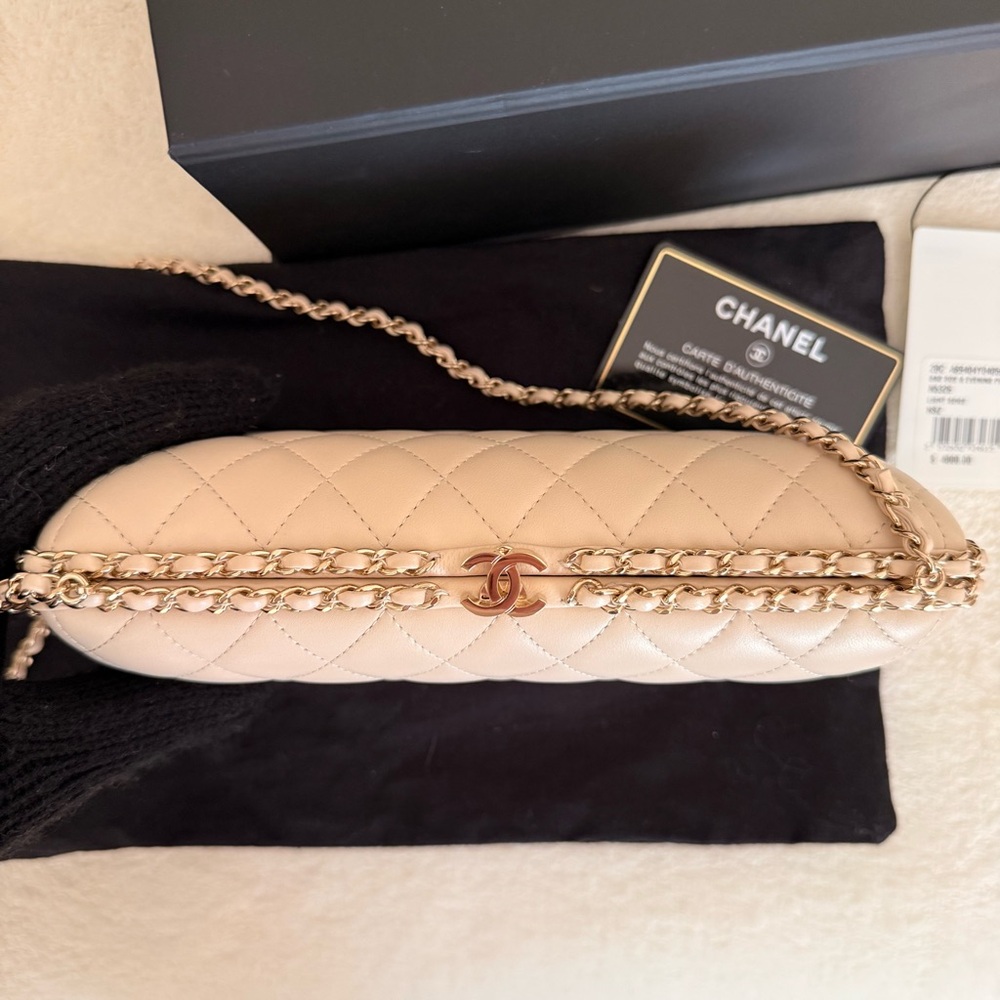 CHANEL Beige Quilted Evening Bag - Picture 4 of 13